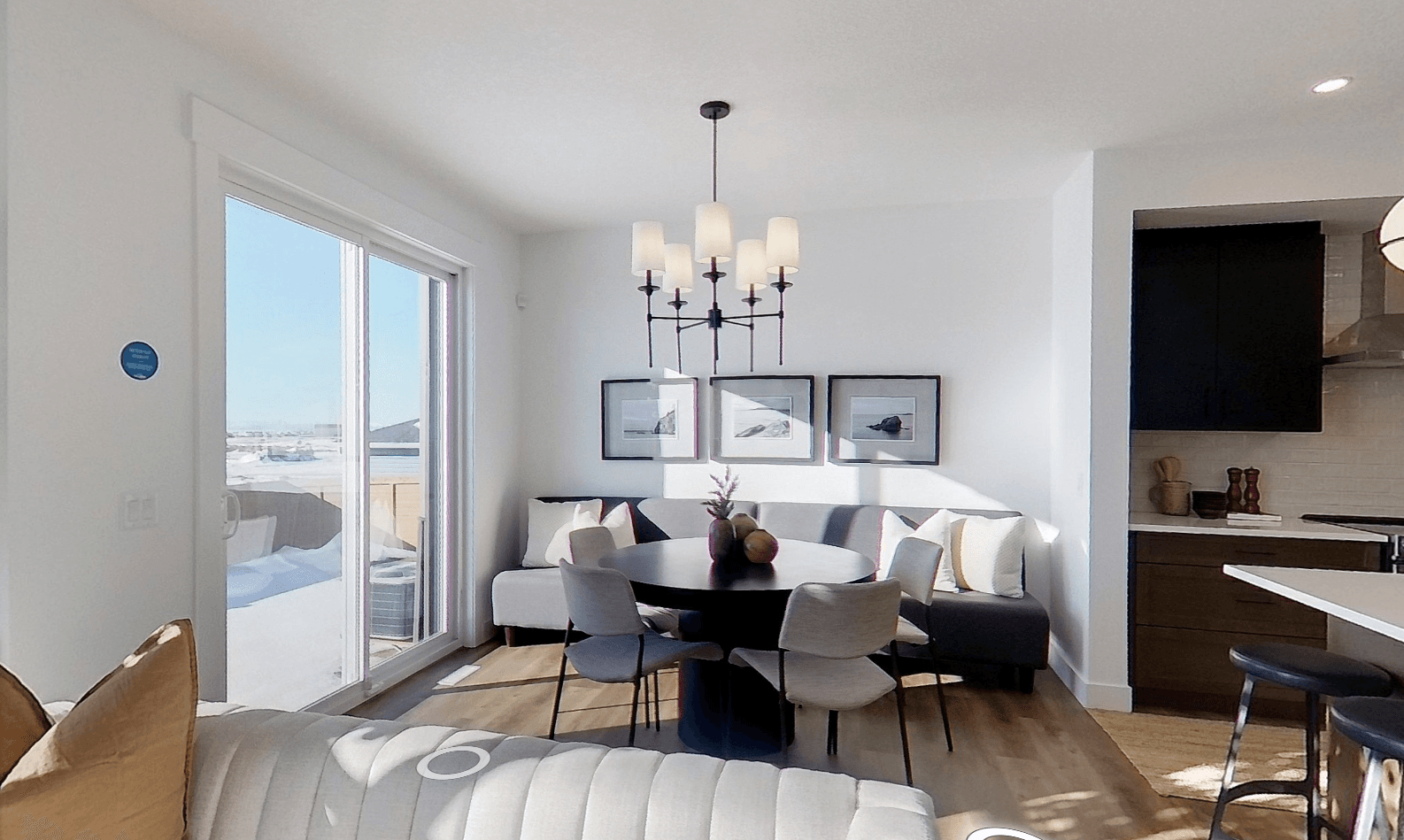 Internal image from Carisa model