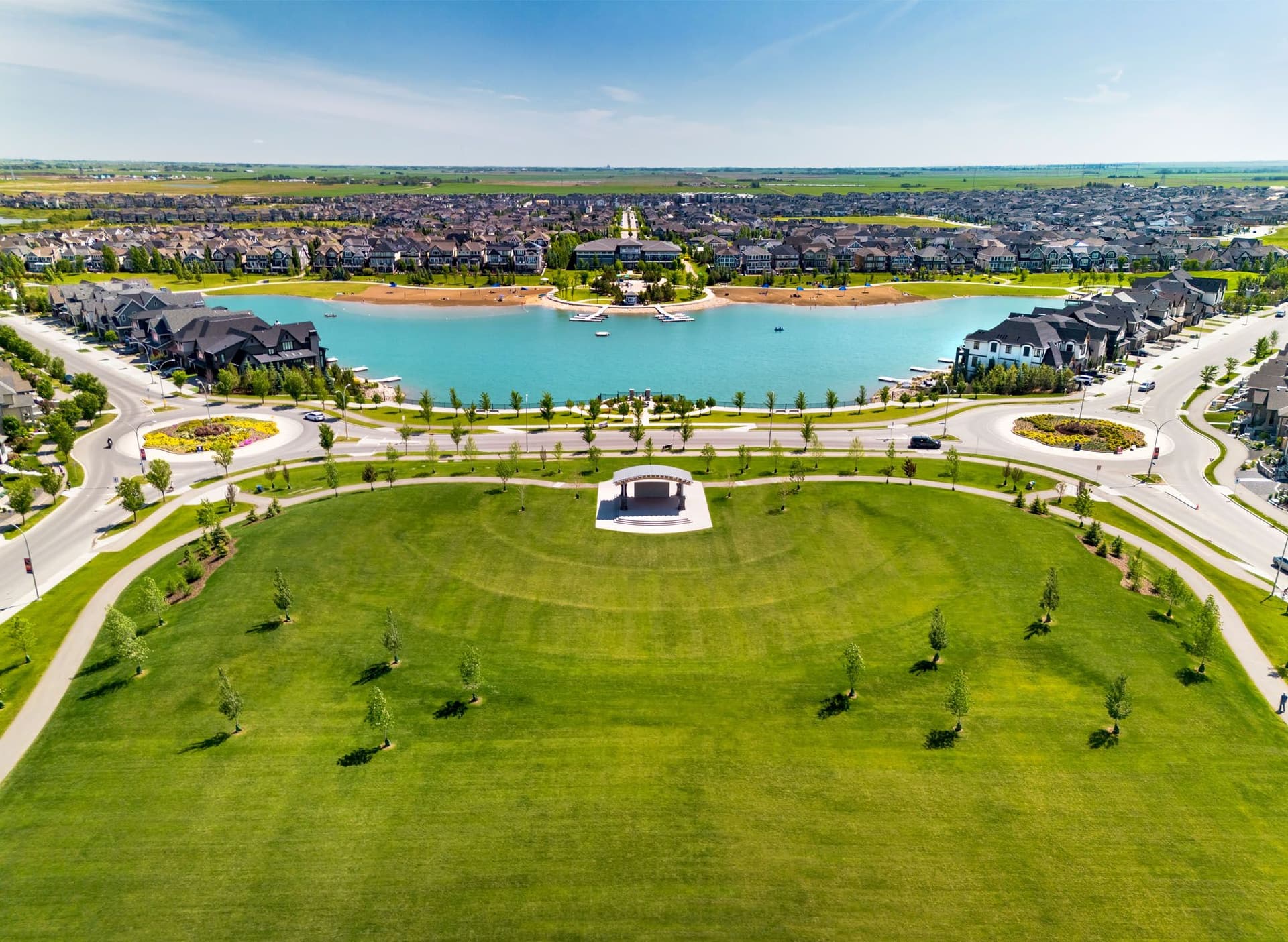 Mahogany Central Green overlooking lake and Beach Club.